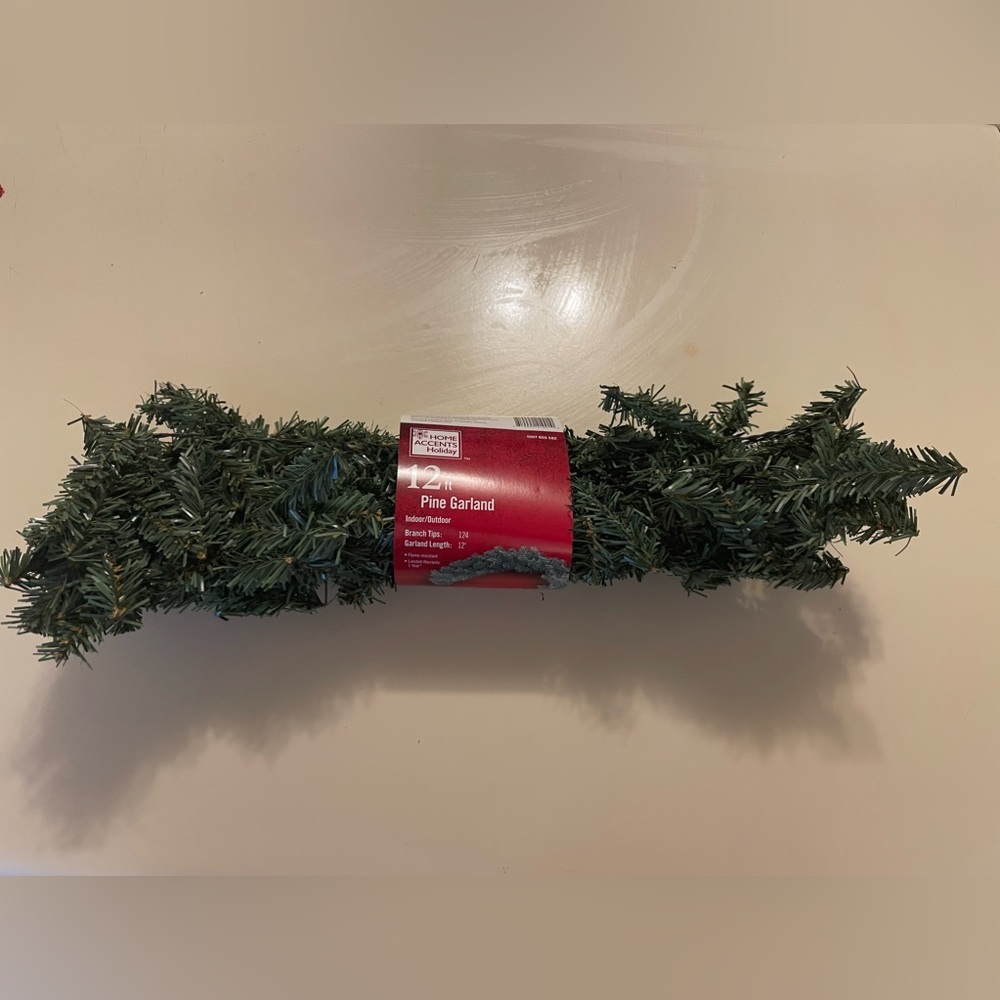 Home accents, holiday 12 foot Christmas pine garland
